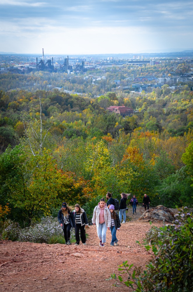 Studenti VOŠMET zdolali haldu Ema