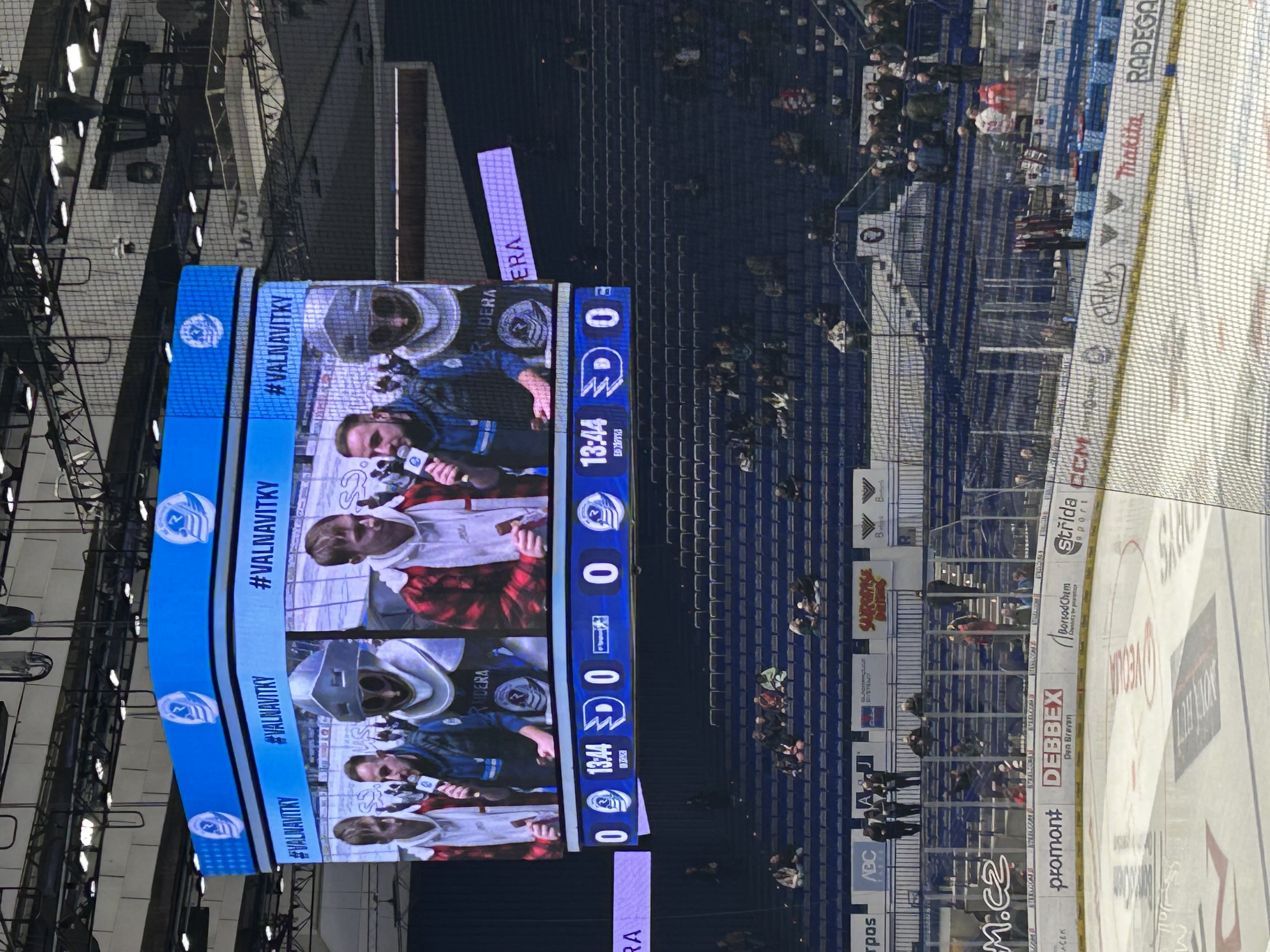 Zákulisí a také hokej v Ostravar aréně