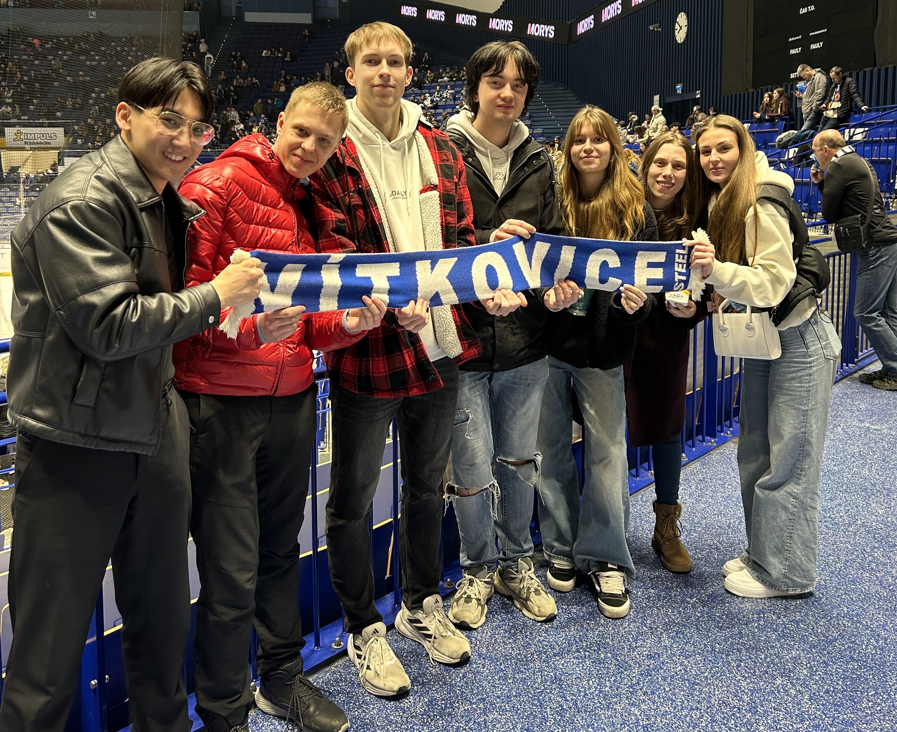 Zákulisí a také hokej v Ostravar aréně